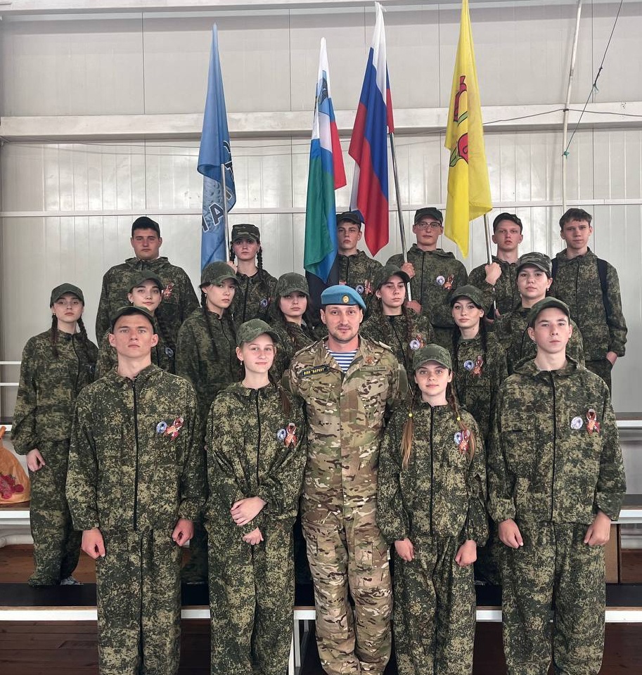 Парад военно-патриотических клубов.